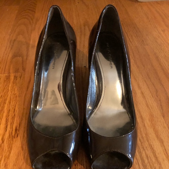 Shoes - Picture 2 of 3